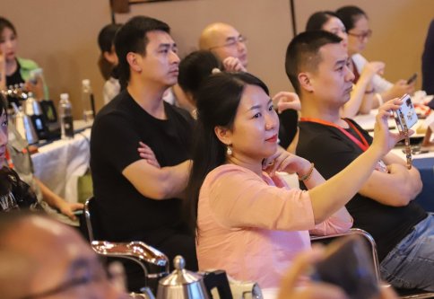 骏德红茶“三枞知味”中原首发茶友品鉴会