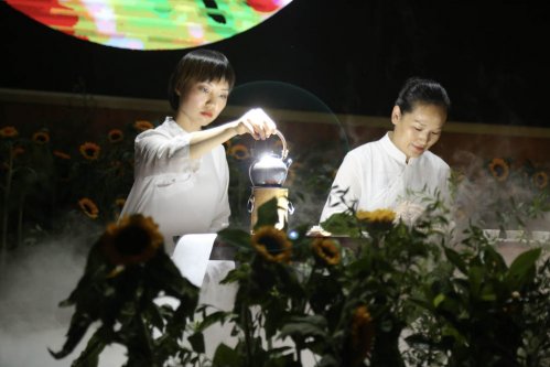 《方守龙》郑好拾年方守龙有机白茶河南运营中心十周年