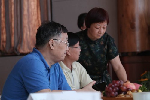 《方守龙》郑好拾年方守龙有机白茶河南运营中心十周年