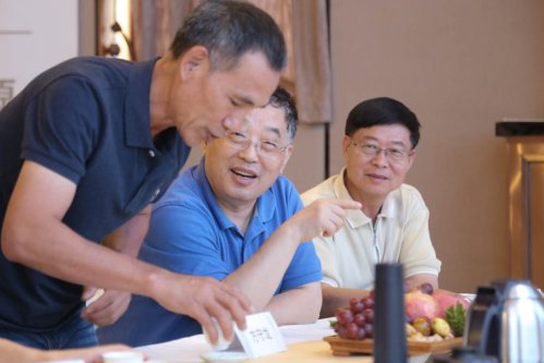 《方守龙》郑好拾年方守龙有机白茶河南运营中心十周年