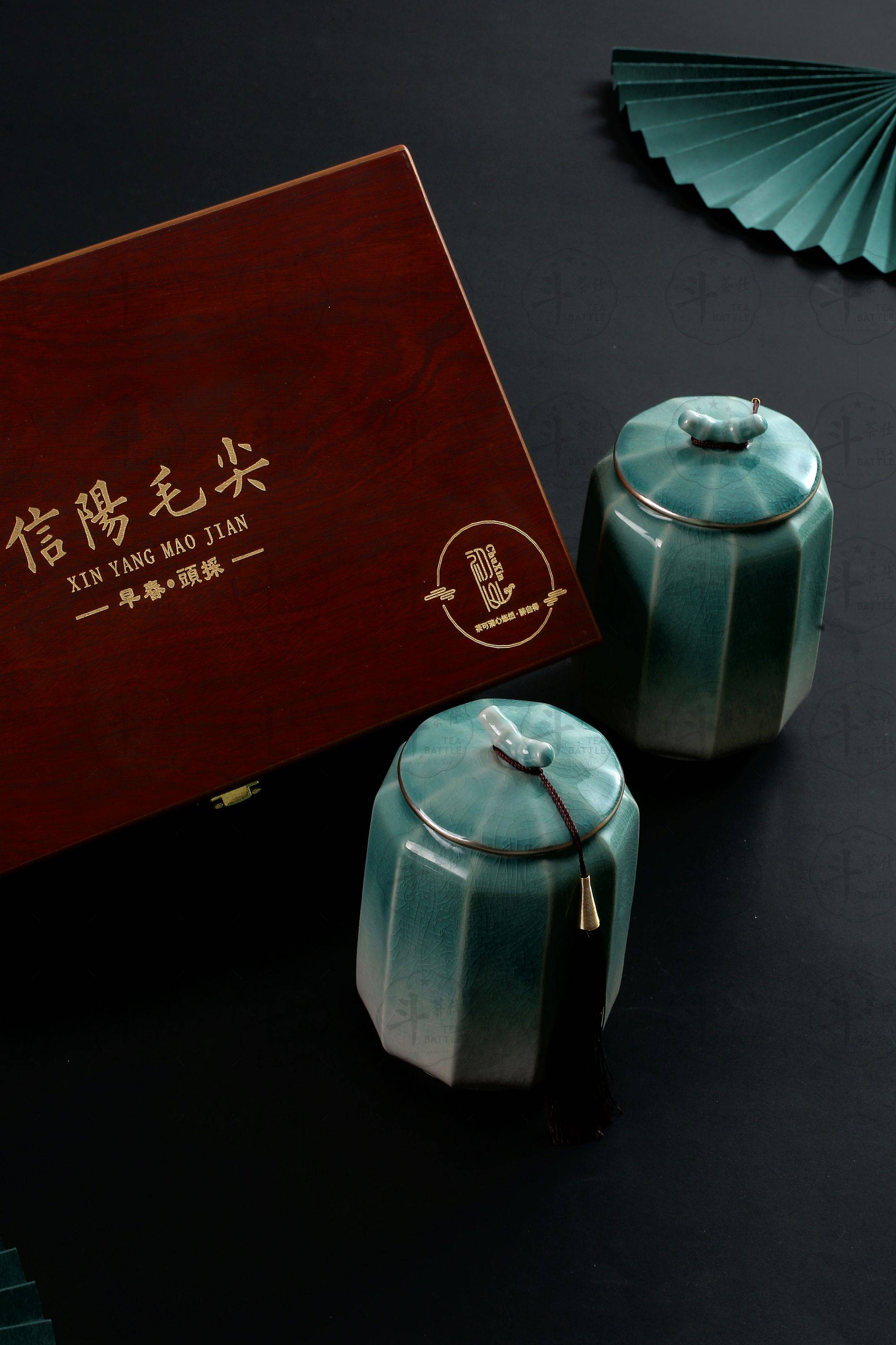 信阳毛尖绿茶茶叶礼盒木盒包装拍摄