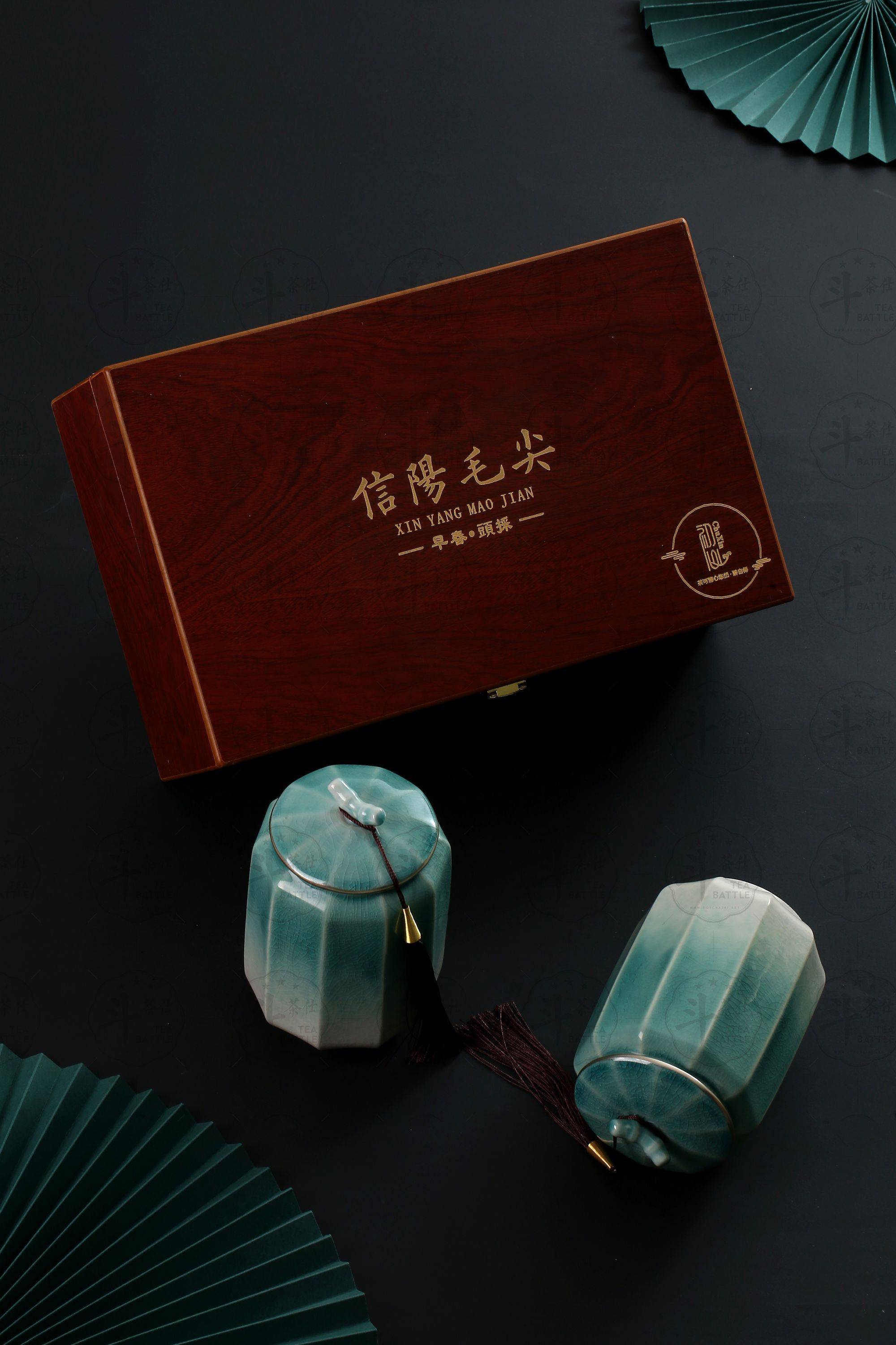 信阳毛尖绿茶茶叶礼盒木盒包装拍摄