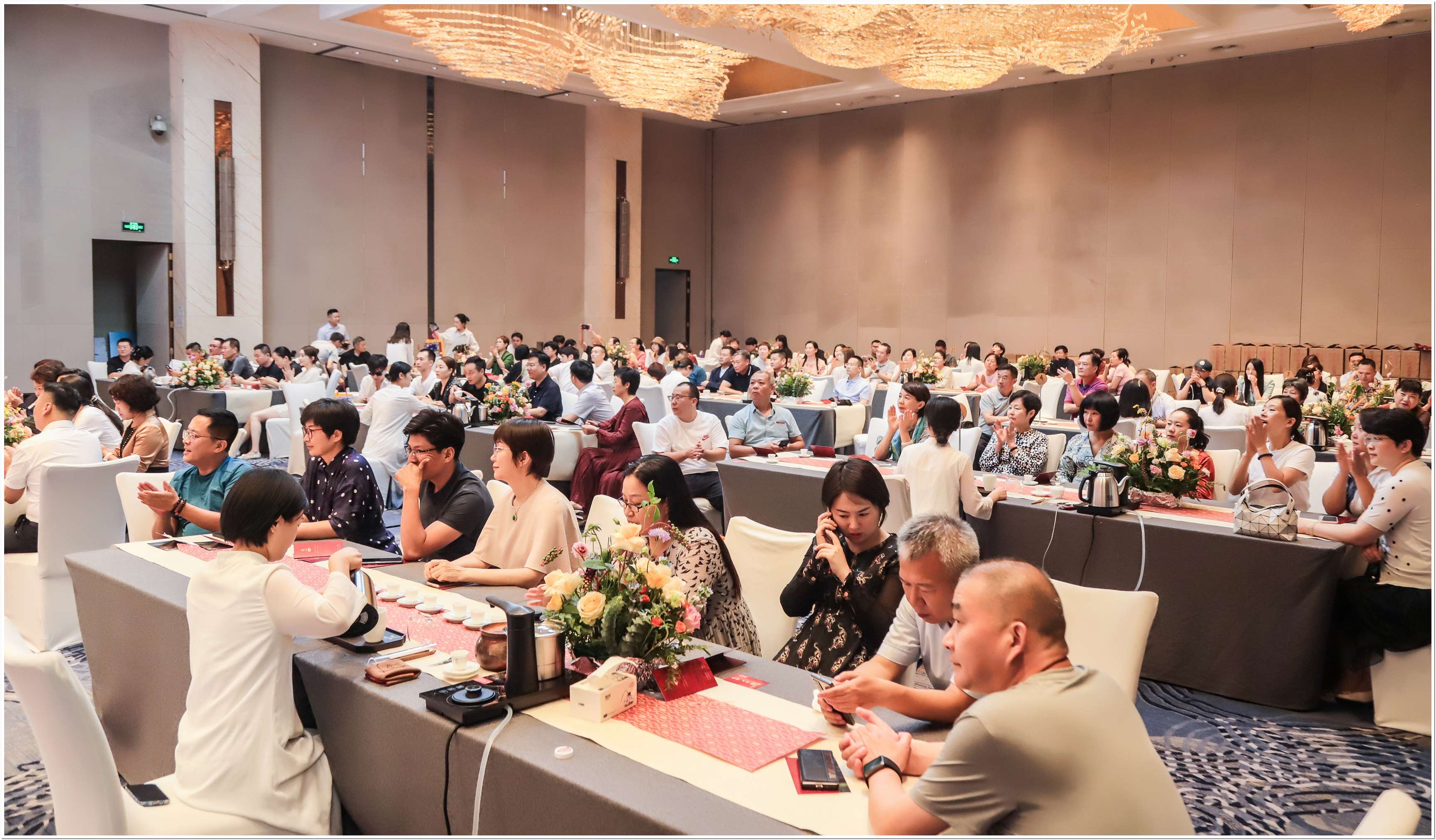 岩上1998新品发郑州布会