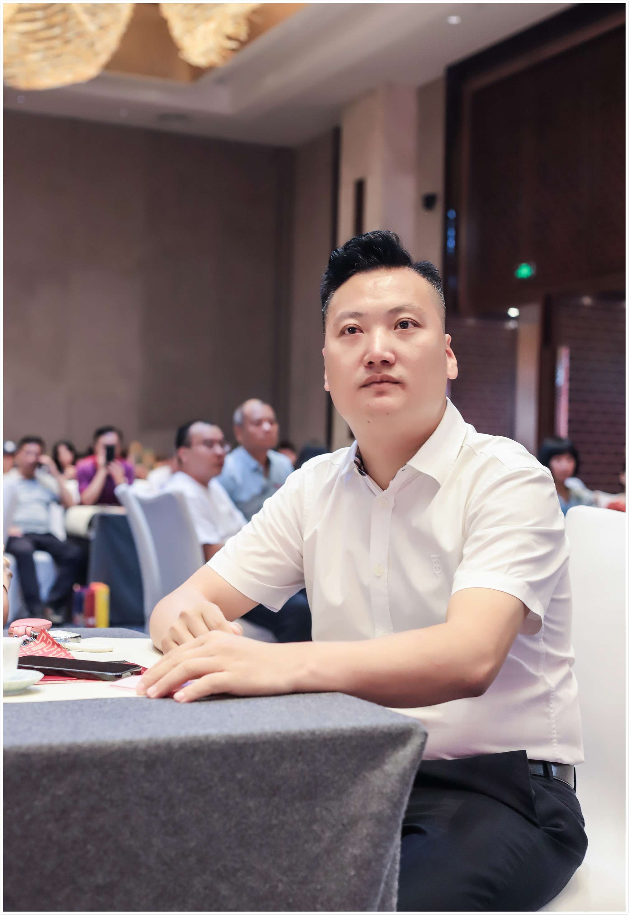 岩上1998新品发郑州布会