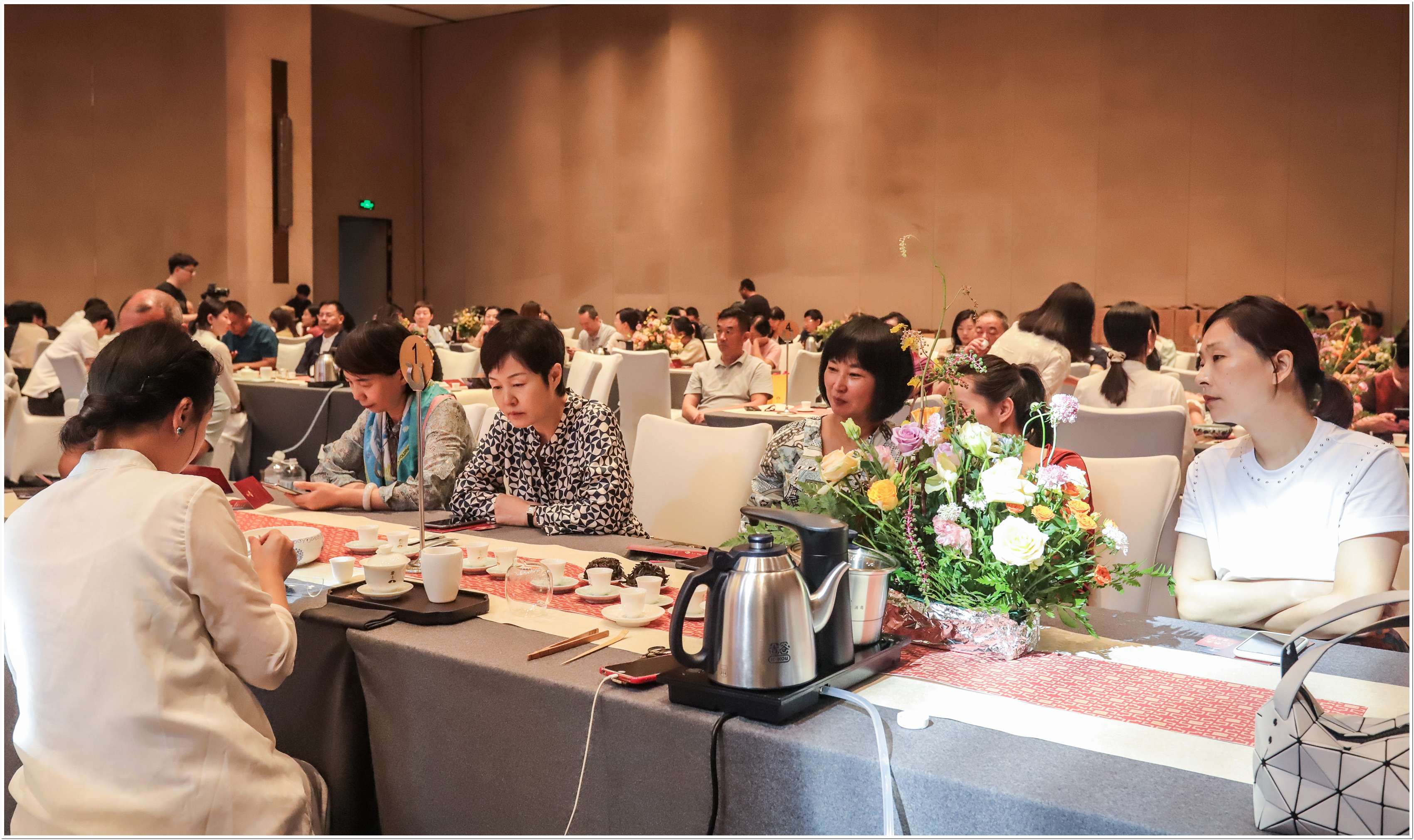 岩上1998新品发郑州布会