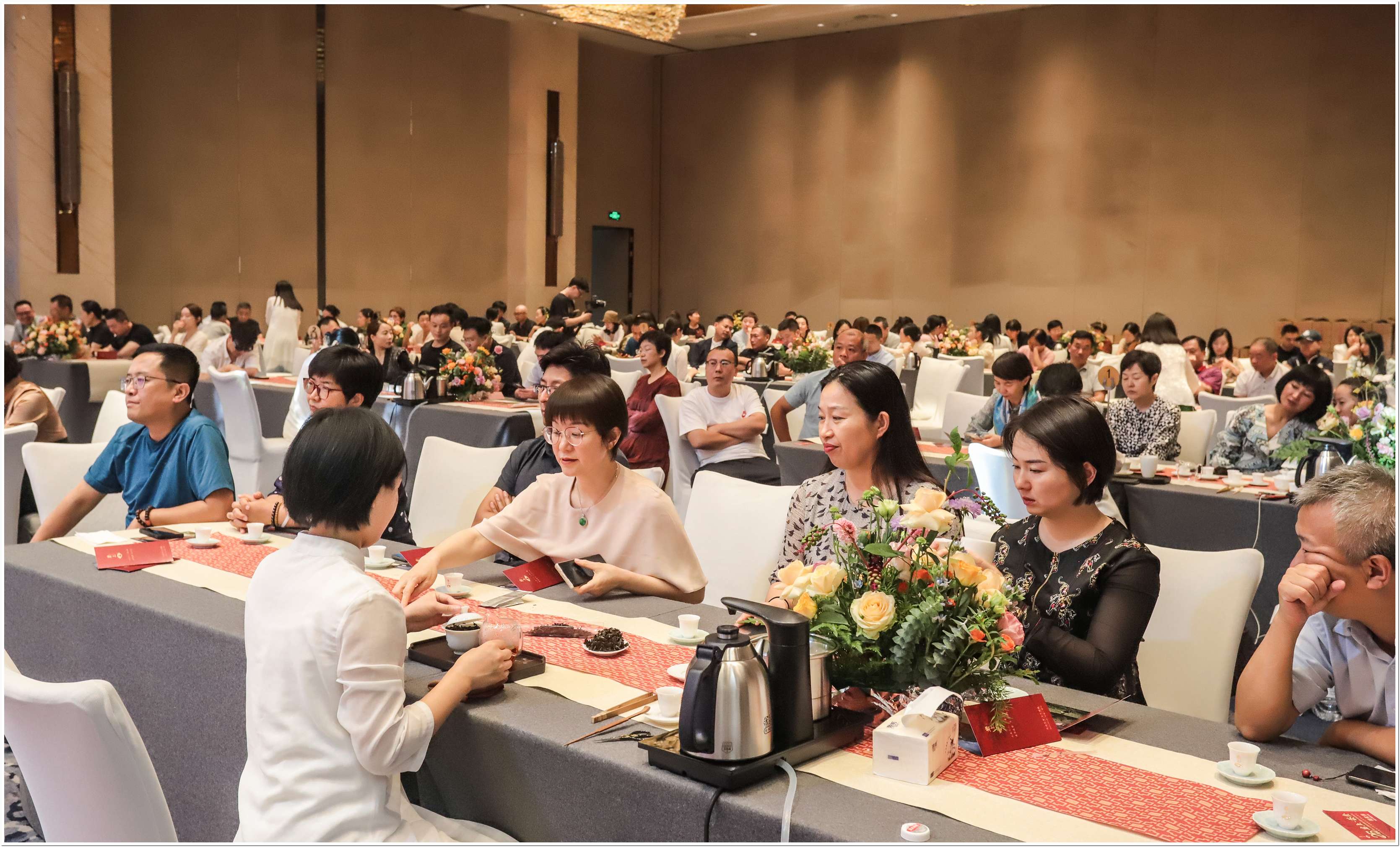 岩上1998新品发郑州布会
