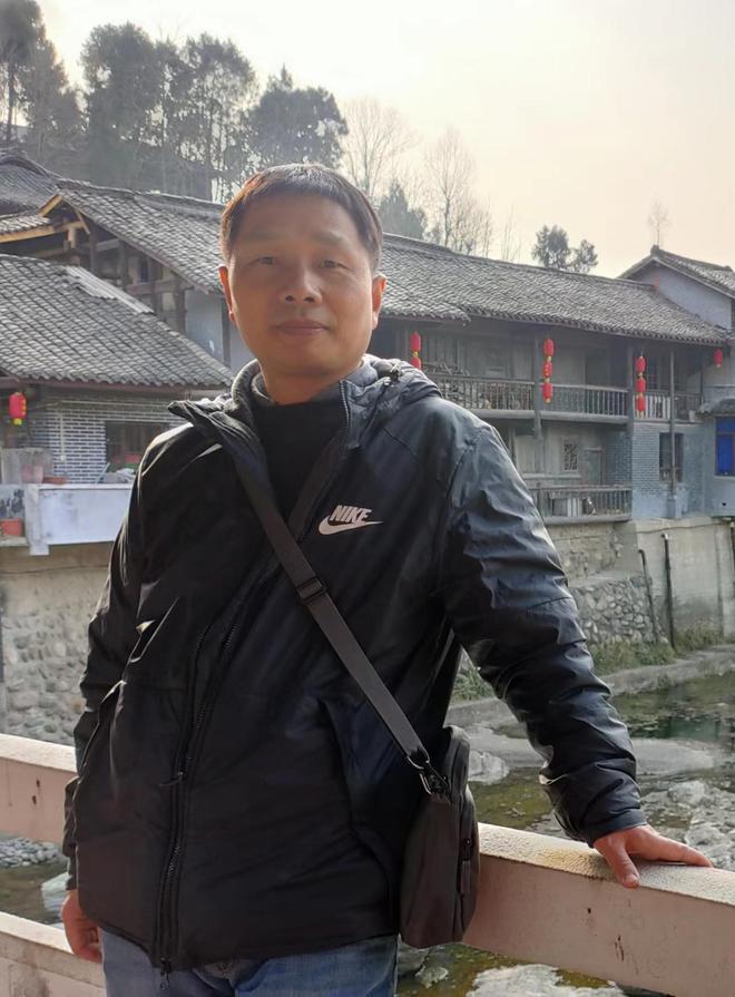 王志琪-《王志琪水彩》(34cmx50cm)-龙在空间