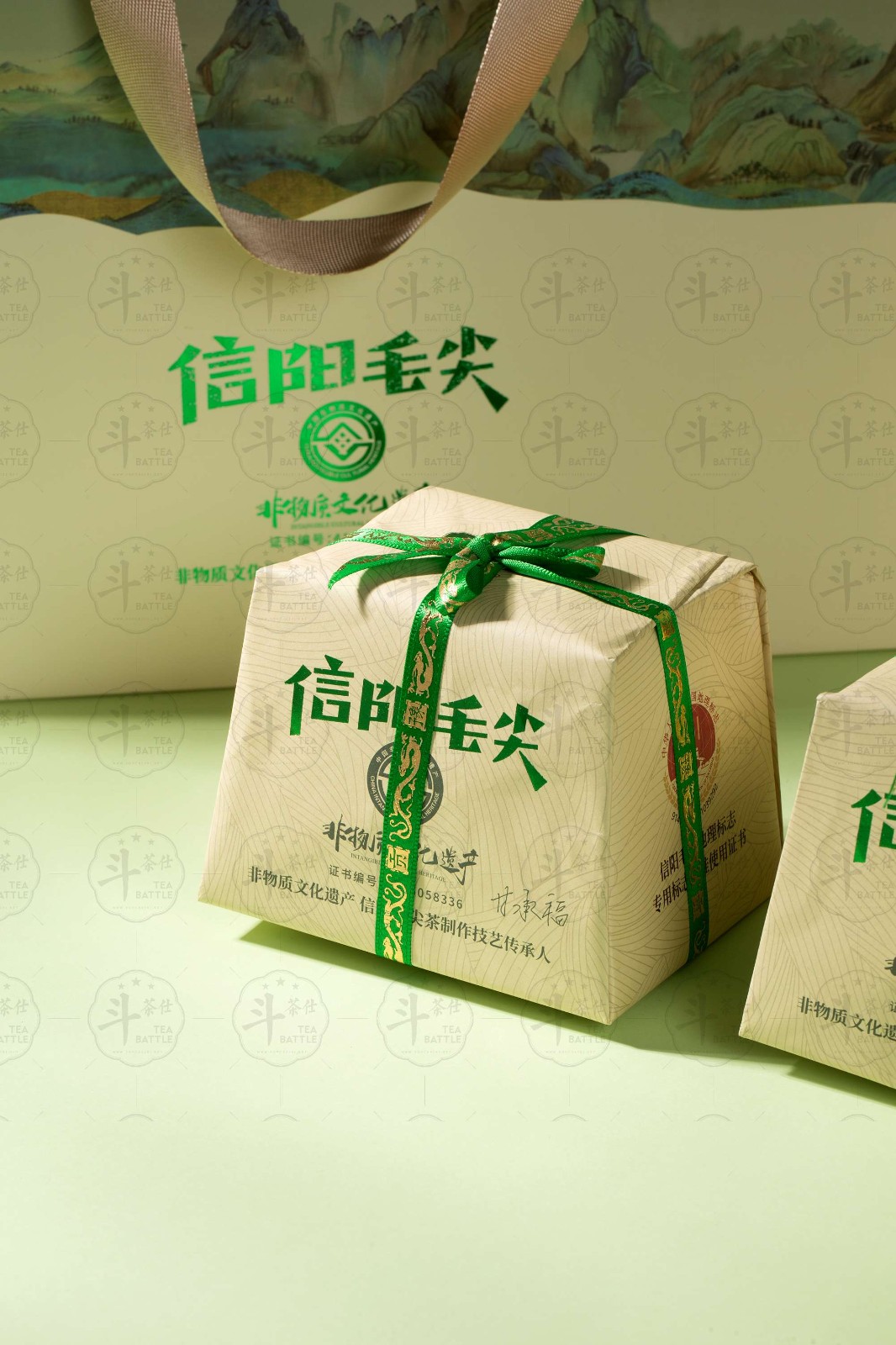 2024年春茶信阳毛尖-手包纸礼盒双手包纸礼盒