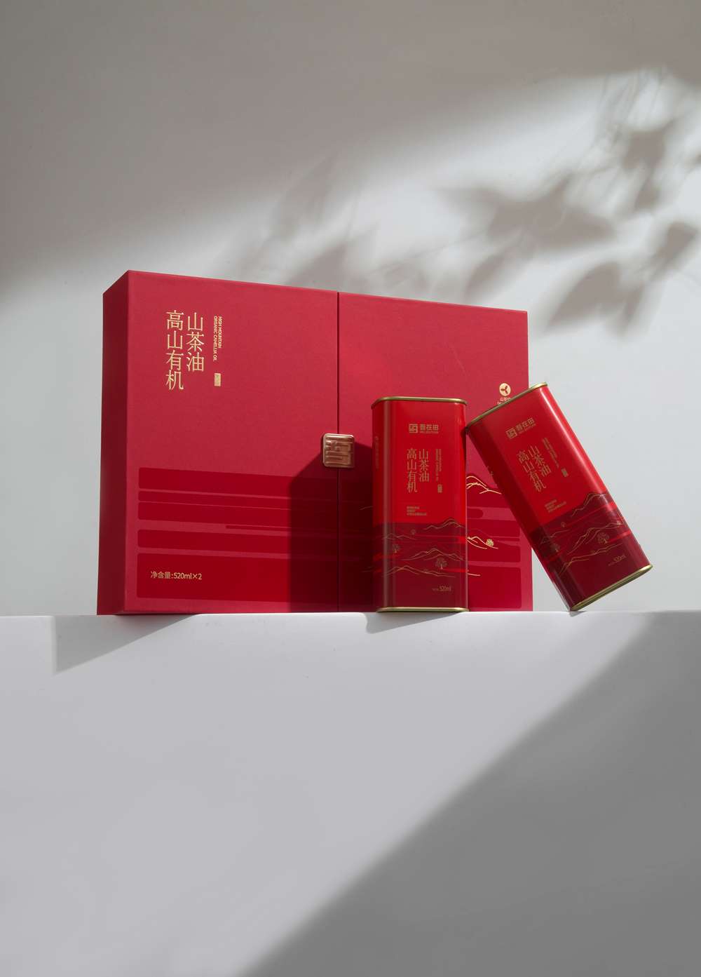 吾在田-山茶油高山有机-红色、黑色礼盒装-产品拍摄