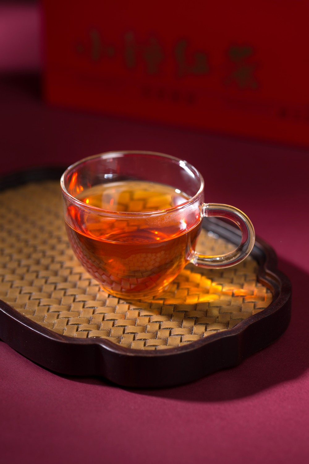 卉室兰香-正山小种-烟条包装茶叶礼盒-产品拍摄