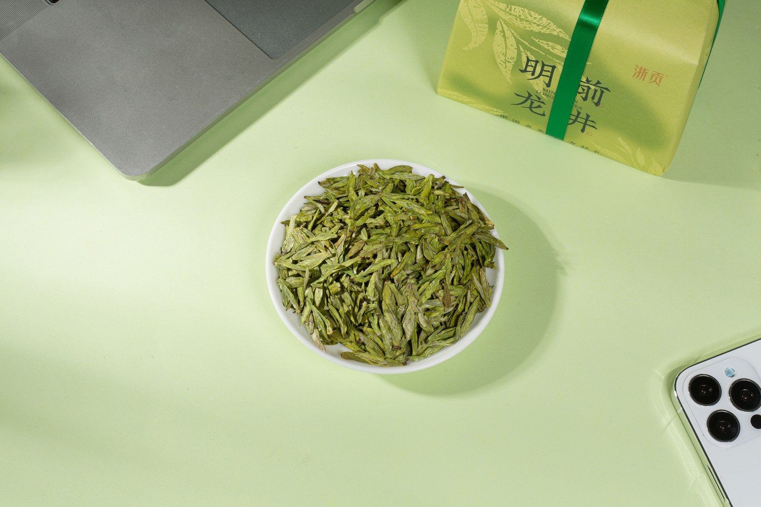 浙贡-西湖龙井-手包纸-绿茶-产品拍摄