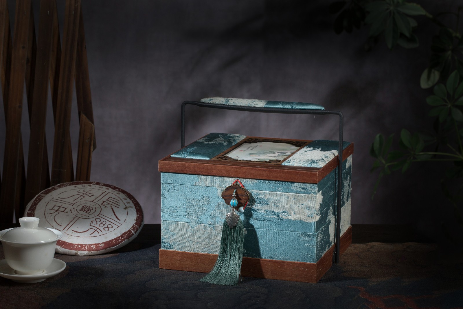 2025年中秋节 月饼礼盒 双层  大小 青绿山水礼盒 - 产品拍摄