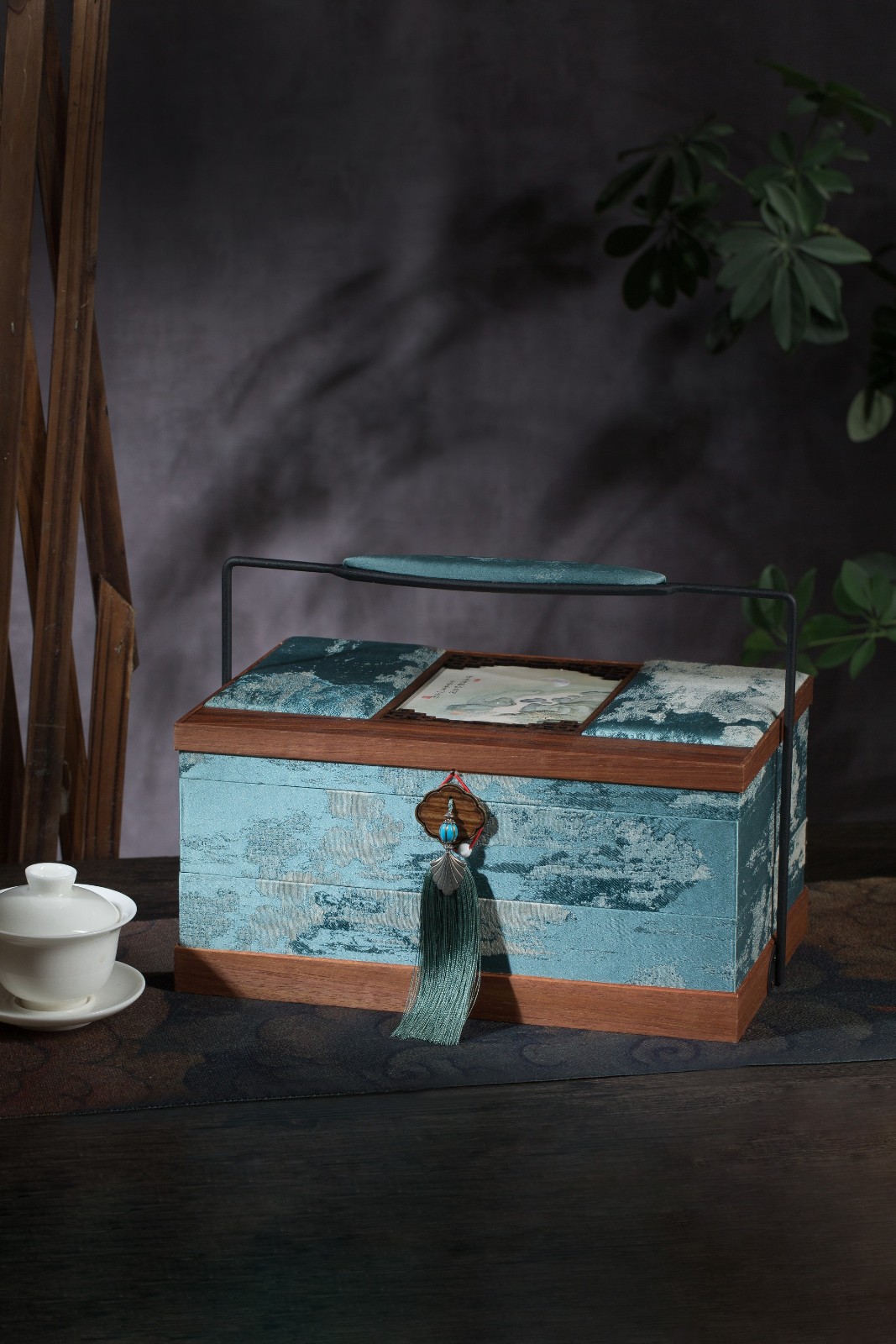 2025年中秋节 月饼礼盒 双层  大小 青绿山水礼盒 - 产品拍摄