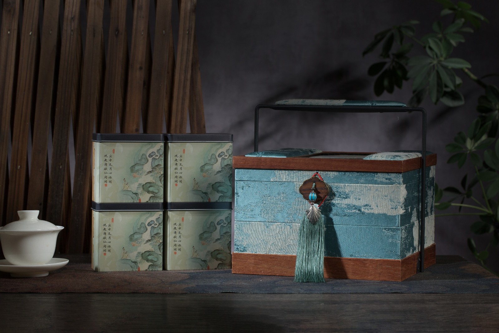 2025年中秋节 月饼礼盒 双层  大小 青绿山水礼盒 - 产品拍摄