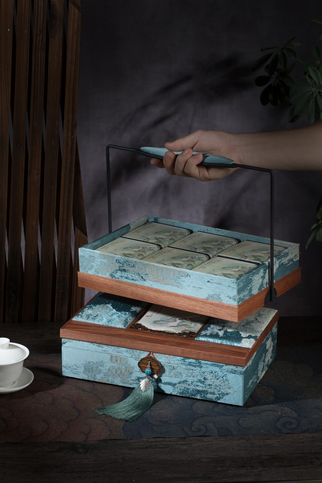 2025年中秋节 月饼礼盒 双层  大小 青绿山水礼盒 - 产品拍摄