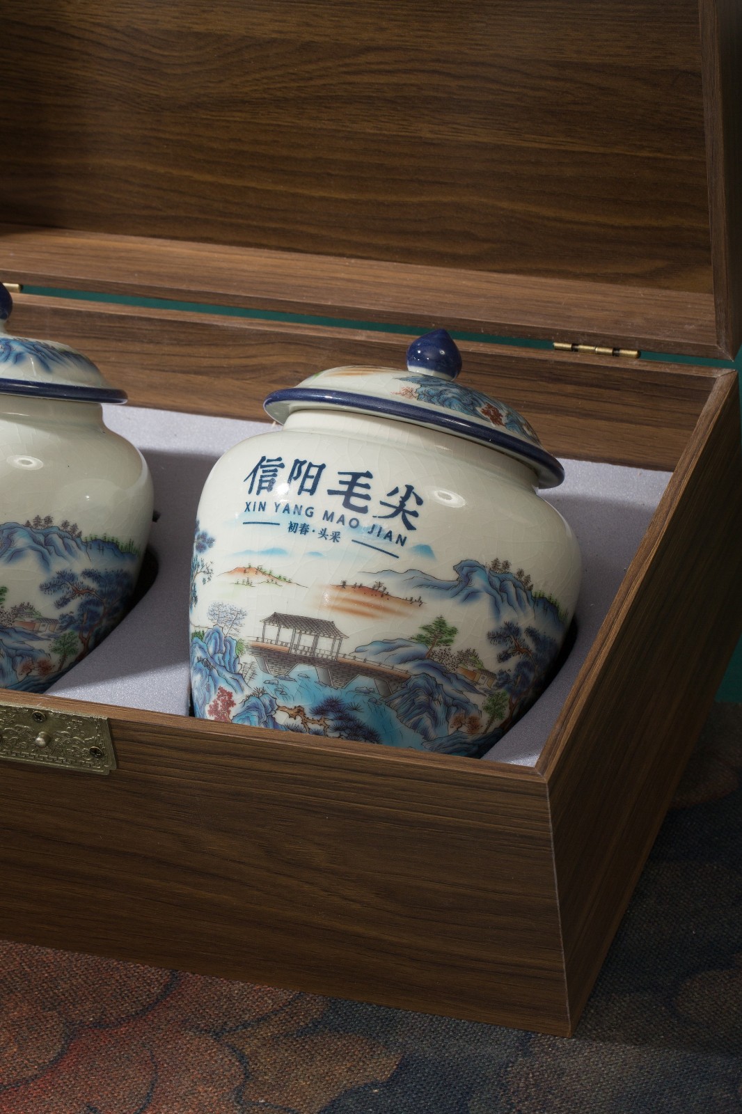 豫贡-信阳毛尖-双瓷罐2斤装-产品拍摄